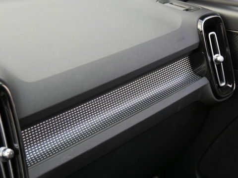 Volvo XC40 RECHARGE P8 AWD R-DESIGN/ PANORAMADAK/ LEER/ 360°CAMERA/ BLIS/