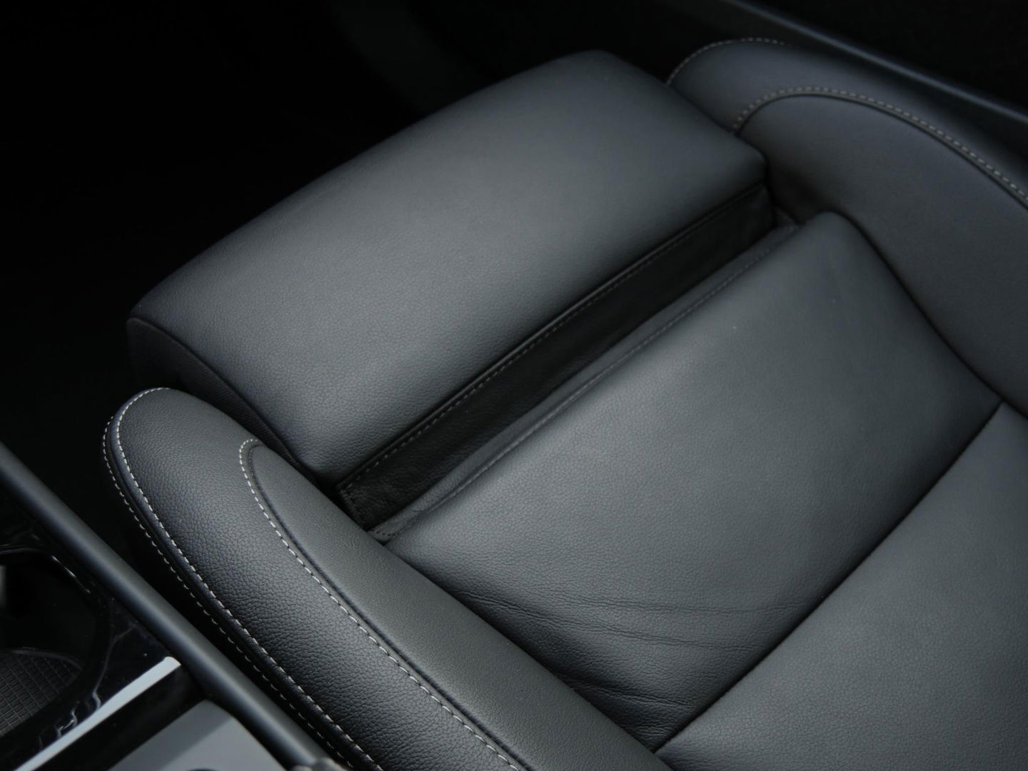 Volvo XC40 RECHARGE P8 AWD R-DESIGN/ PANORAMADAK/ LEER/ 360°CAMERA/ BLIS/