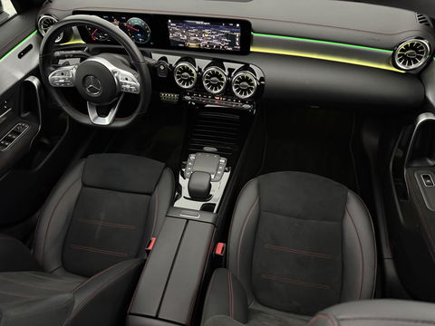 Mercedes-Benz CLA-Klasse 250 e AMG 235PK Limited | Pano | Sfeerverl. | Virtual | Camera | Multibeam | Navigatie | NAP