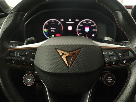 CUPRA Leon 1.4 eHybrid | 245pk | Stuurverwarming | Camera | Adaptive cruise | Navigatie | Sportstoelen | Keyless | Full LED | PHEV | Plug In