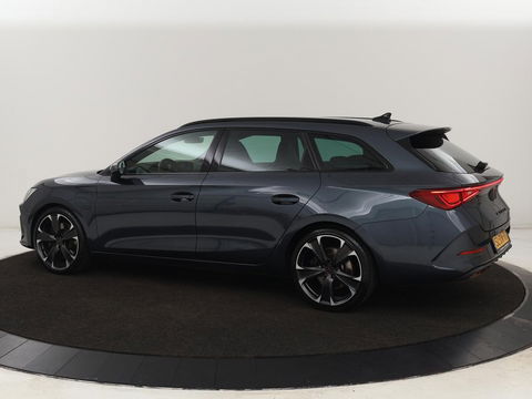 CUPRA Leon 1.4 eHybrid | 245pk | Stuurverwarming | Camera | Adaptive cruise | Navigatie | Sportstoelen | Keyless | Full LED | PHEV | Plug In