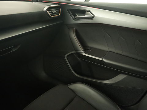 CUPRA Leon 1.4 eHybrid | 245pk | Stuurverwarming | Camera | Adaptive cruise | Navigatie | Sportstoelen | Keyless | Full LED | PHEV | Plug In