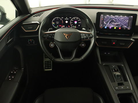 CUPRA Leon 1.4 eHybrid | 245pk | Stuurverwarming | Camera | Adaptive cruise | Navigatie | Sportstoelen | Keyless | Full LED | PHEV | Plug In