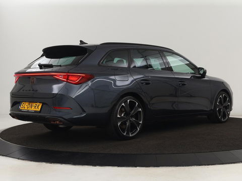CUPRA Leon 1.4 eHybrid | 245pk | Stuurverwarming | Camera | Adaptive cruise | Navigatie | Sportstoelen | Keyless | Full LED | PHEV | Plug In