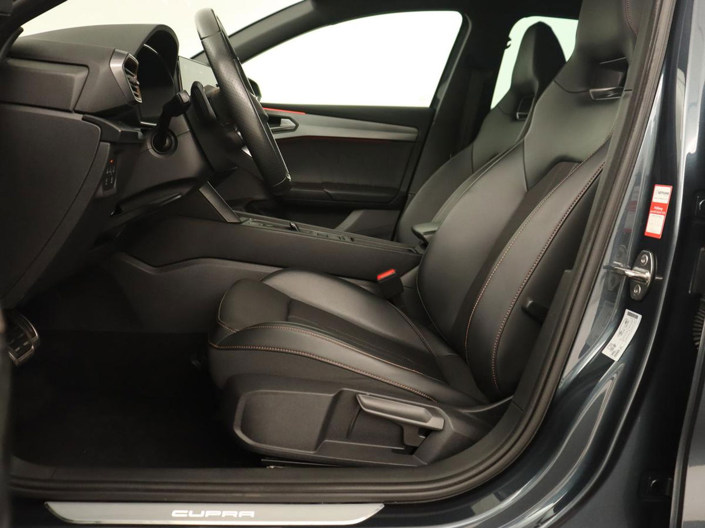CUPRA Leon 1.4 eHybrid | 245pk | Stuurverwarming | Camera | Adaptive cruise | Navigatie | Sportstoelen | Keyless | Full LED | PHEV | Plug In