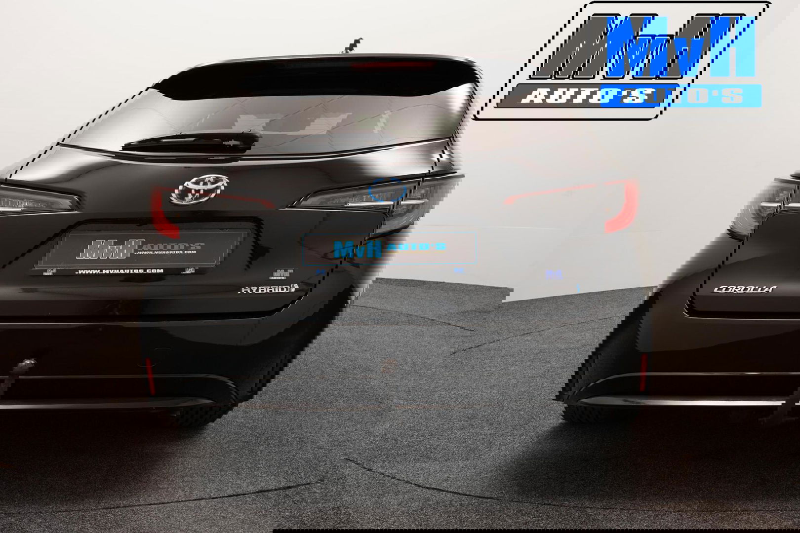 Toyota Corolla Touring Sports 1.8 Hybrid Business Plus|TREKHAAK