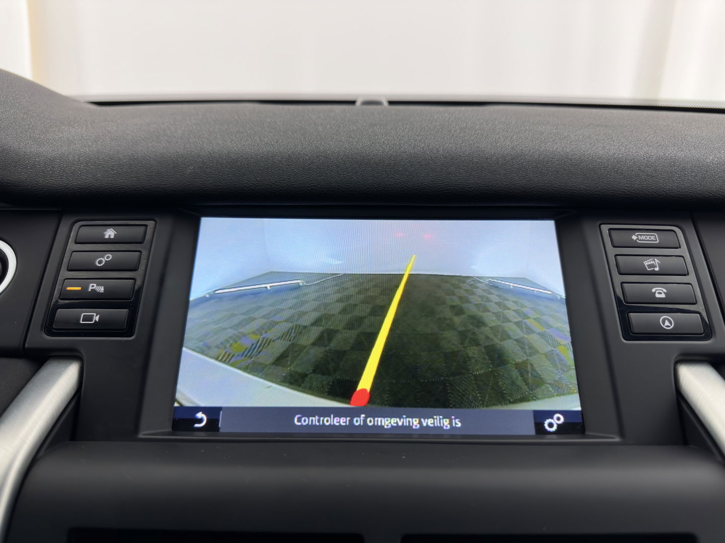 Land Rover Discovery Sport 2.0 TD4 HSE Aut. *PANO | LUXURY-LEATHER | XENON | MERIDIAN-SOUND | NAVI-FULLMAP | HEATED-COMFORTSEATS | ECC | PDC | CRUISE | TOWBAR | 18''ALU*