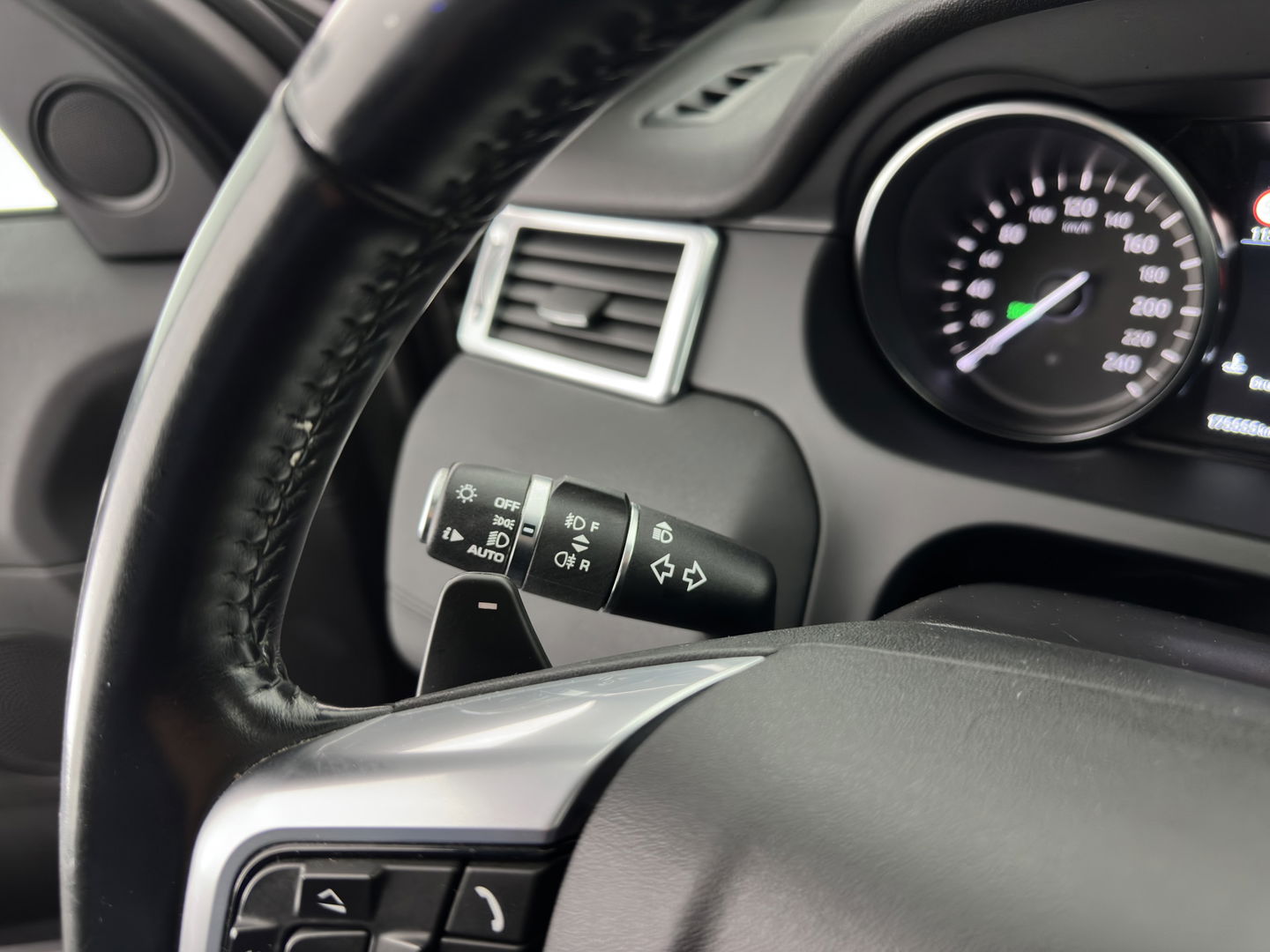 Land Rover Discovery Sport 2.0 TD4 HSE Aut. *PANO | LUXURY-LEATHER | XENON | MERIDIAN-SOUND | NAVI-FULLMAP | HEATED-COMFORTSEATS | ECC | PDC | CRUISE | TOWBAR | 18''ALU*