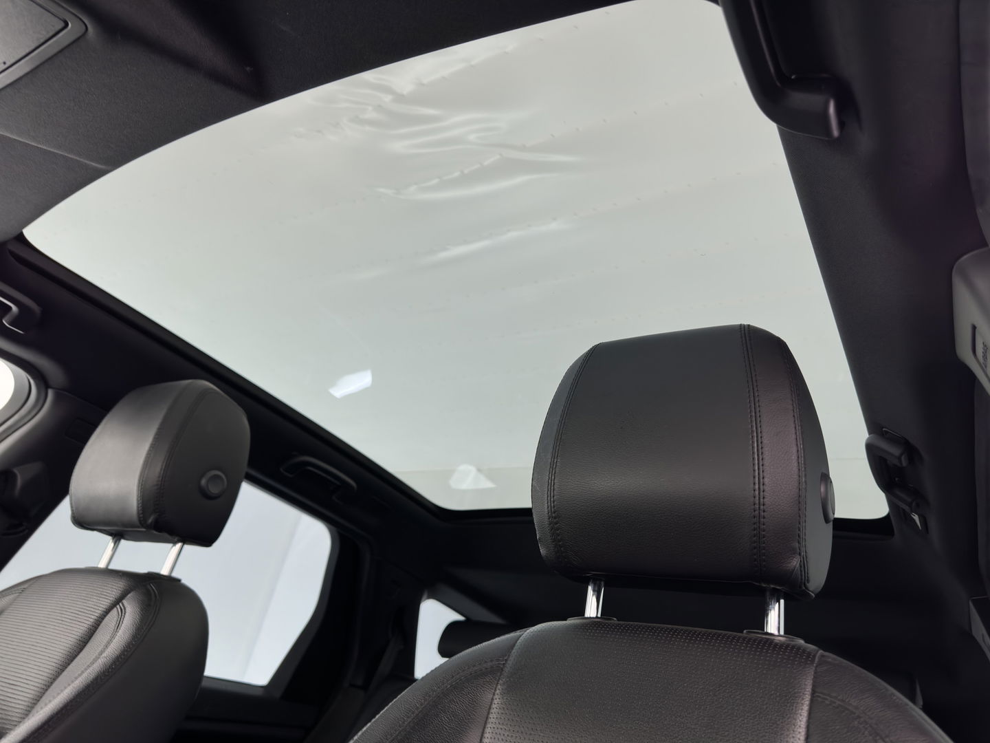 Land Rover Discovery Sport 2.0 TD4 HSE Aut. *PANO | LUXURY-LEATHER | XENON | MERIDIAN-SOUND | NAVI-FULLMAP | HEATED-COMFORTSEATS | ECC | PDC | CRUISE | TOWBAR | 18''ALU*