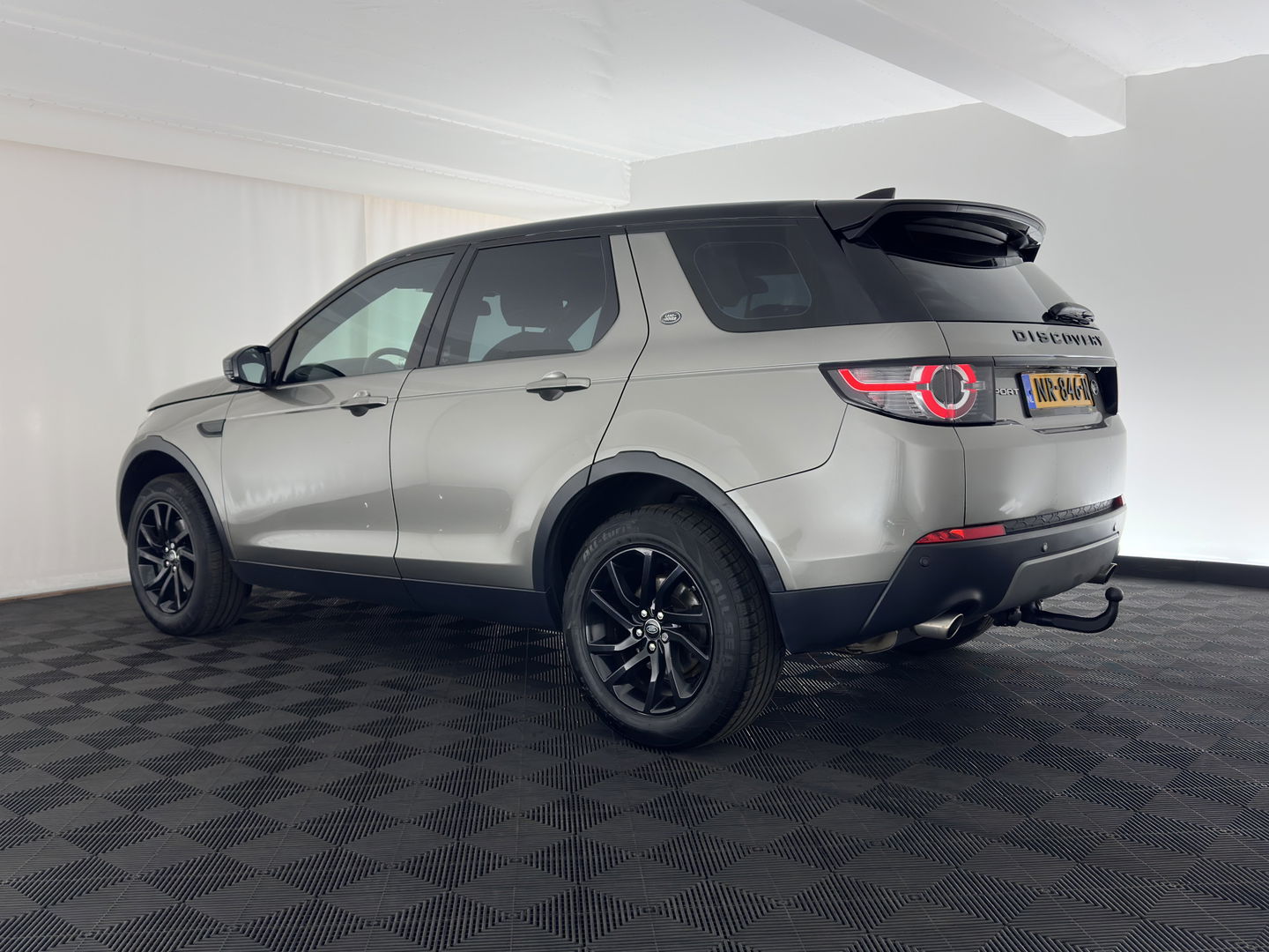 Land Rover Discovery Sport 2.0 TD4 HSE Aut. *PANO | LUXURY-LEATHER | XENON | MERIDIAN-SOUND | NAVI-FULLMAP | HEATED-COMFORTSEATS | ECC | PDC | CRUISE | TOWBAR | 18''ALU*
