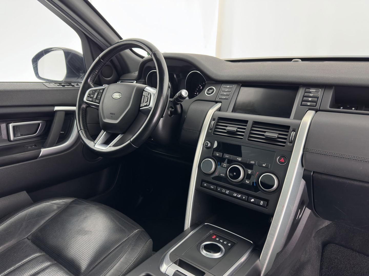 Land Rover Discovery Sport 2.0 TD4 HSE Aut. *PANO | LUXURY-LEATHER | XENON | MERIDIAN-SOUND | NAVI-FULLMAP | HEATED-COMFORTSEATS | ECC | PDC | CRUISE | TOWBAR | 18''ALU*