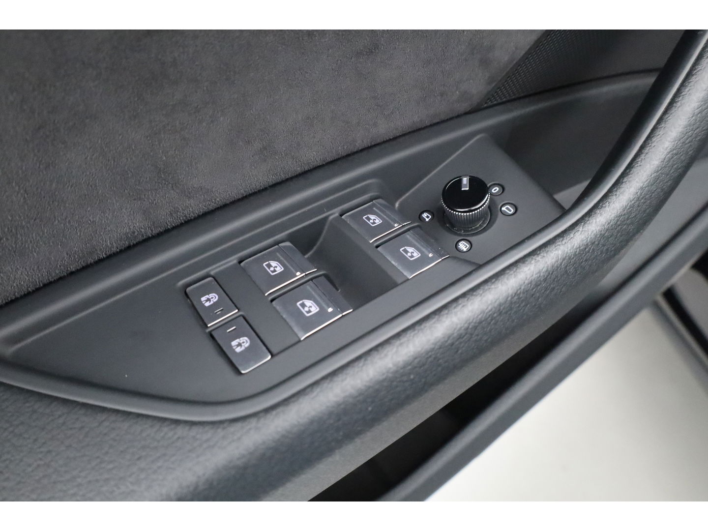 Audi e-tron e-tron 55 quattro advanced 95 kWh | Luchtvering | Adapt. Cruise | Voorstoelen Elek. | Camera
