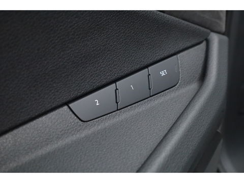Audi e-tron e-tron 55 quattro advanced 95 kWh | Luchtvering | Adapt. Cruise | Voorstoelen Elek. | Camera