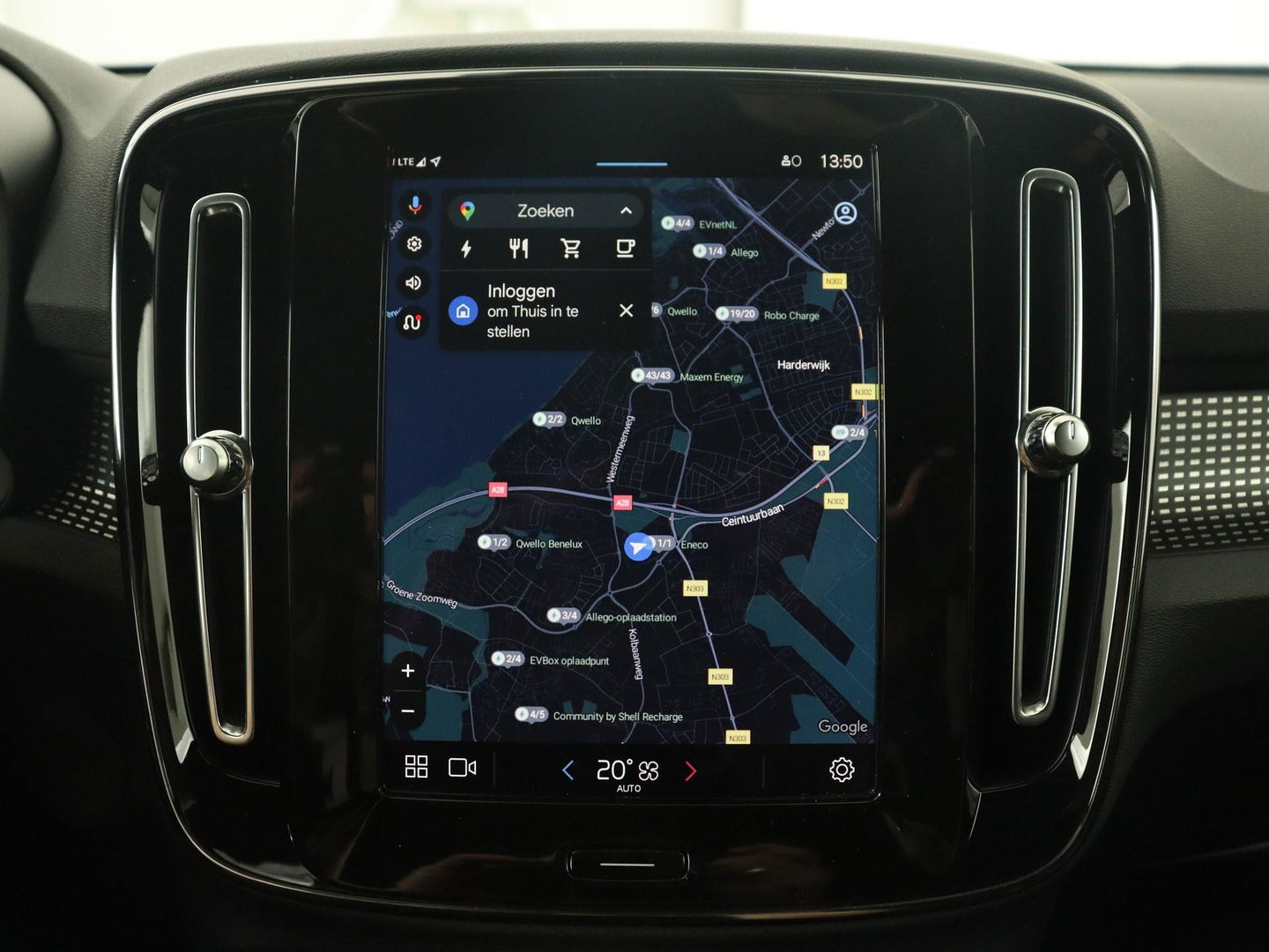 Volvo XC40 Recharge P8 AWD R-Design | Trekhaak | Camera | Carplay | Navigatie | Full LED | Leder/Alcantara | Adaptive cruise | Keyless