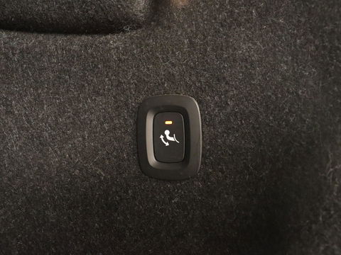 Volvo XC40 Recharge P8 AWD R-Design | Trekhaak | Camera | Carplay | Navigatie | Full LED | Leder/Alcantara | Adaptive cruise | Keyless