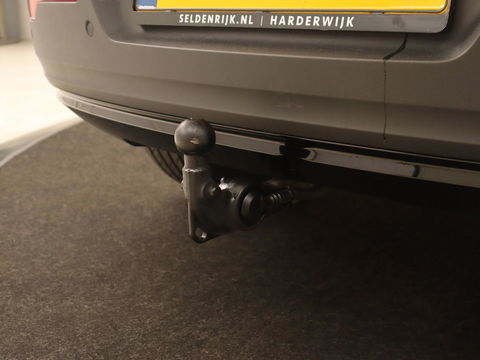 Volvo XC40 Recharge P8 AWD R-Design | Trekhaak | Camera | Carplay | Navigatie | Full LED | Leder/Alcantara | Adaptive cruise | Keyless