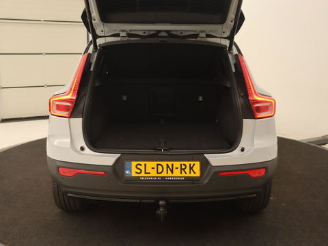 Volvo XC40 Recharge P8 AWD R-Design | Trekhaak | Camera | Carplay | Navigatie | Full LED | Leder/Alcantara | Adaptive cruise | Keyless