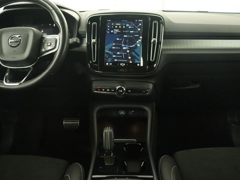 Volvo XC40 Recharge P8 AWD R-Design | Trekhaak | Camera | Carplay | Navigatie | Full LED | Leder/Alcantara | Adaptive cruise | Keyless