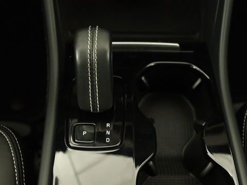 Volvo XC40 Recharge P8 AWD R-Design | Trekhaak | Camera | Carplay | Navigatie | Full LED | Leder/Alcantara | Adaptive cruise | Keyless
