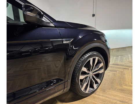 Volkswagen T-Roc 1.5 TSI Sport Business R-line PANO KEYLESS