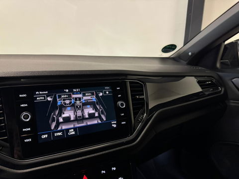 Volkswagen T-Roc 1.5 TSI Sport Business R-line PANO KEYLESS