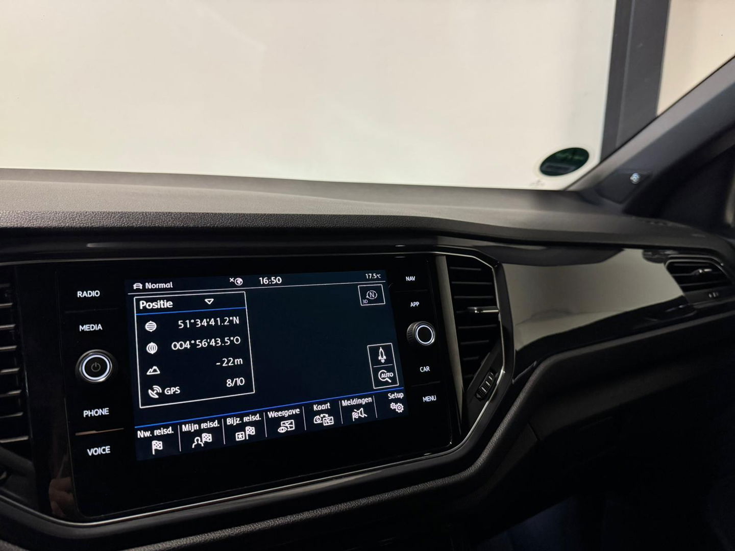 Volkswagen T-Roc 1.5 TSI Sport Business R-line PANO KEYLESS