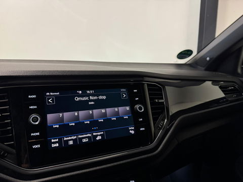 Volkswagen T-Roc 1.5 TSI Sport Business R-line PANO KEYLESS
