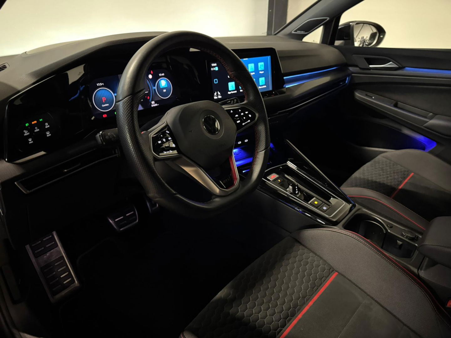Volkswagen Golf 2.0 TSI GTI CLUBSPORT PANO HUD KEYLESS