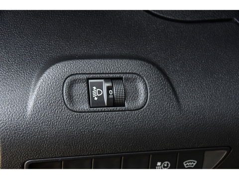 Peugeot e-Partner 136 L1 50 kWh Black Edition Camera, Cruise, Carplay, Stoelverwarming, 136pk, Multimedia, BOM VOL!
