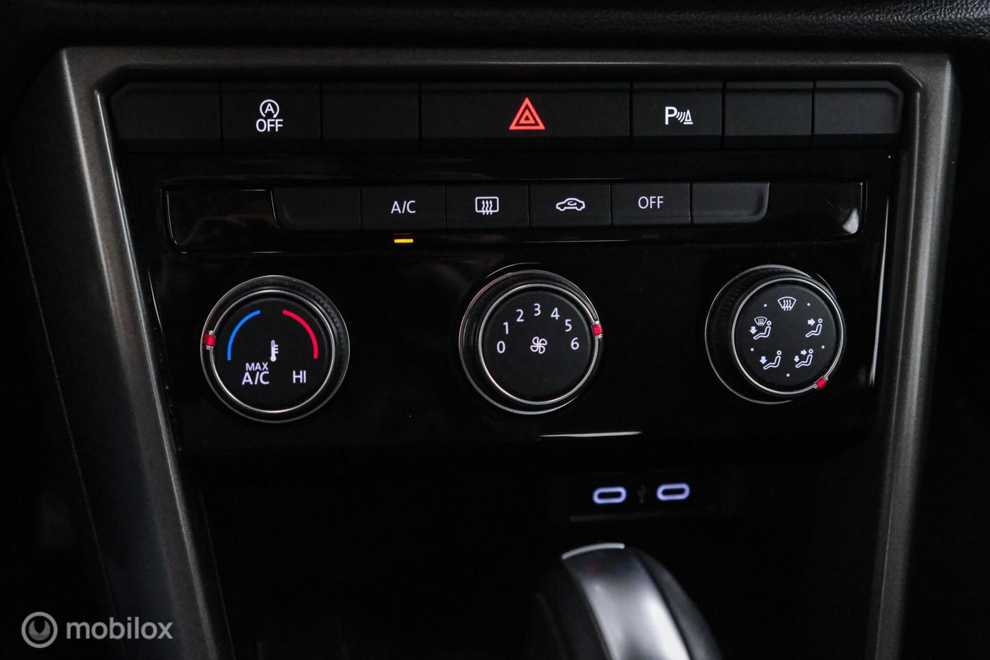 Volkswagen T-Roc 1.5 TSI Style Business | Adaptive | CarPlay | PDC | NAP NL auto | Btw auto | rijklaarprijs |