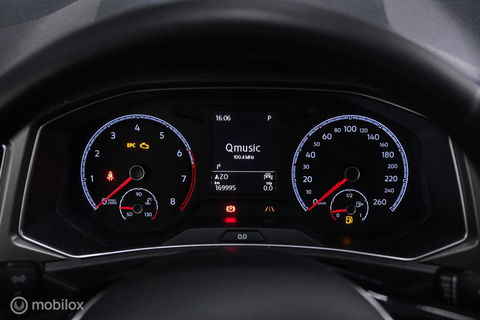 Volkswagen T-Roc 1.5 TSI Style Business | Adaptive | CarPlay | PDC | NAP NL auto | Btw auto | rijklaarprijs |