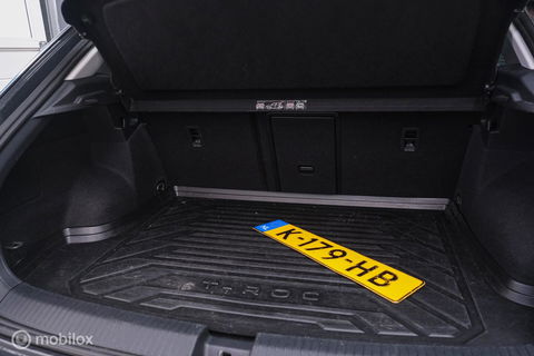 Volkswagen T-Roc 1.5 TSI Style Business | Adaptive | CarPlay | PDC | NAP NL auto | Btw auto | rijklaarprijs |