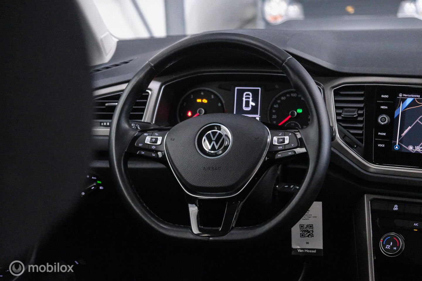 Volkswagen T-Roc 1.5 TSI Style Business | Adaptive | CarPlay | PDC | NAP NL auto | Btw auto | rijklaarprijs |