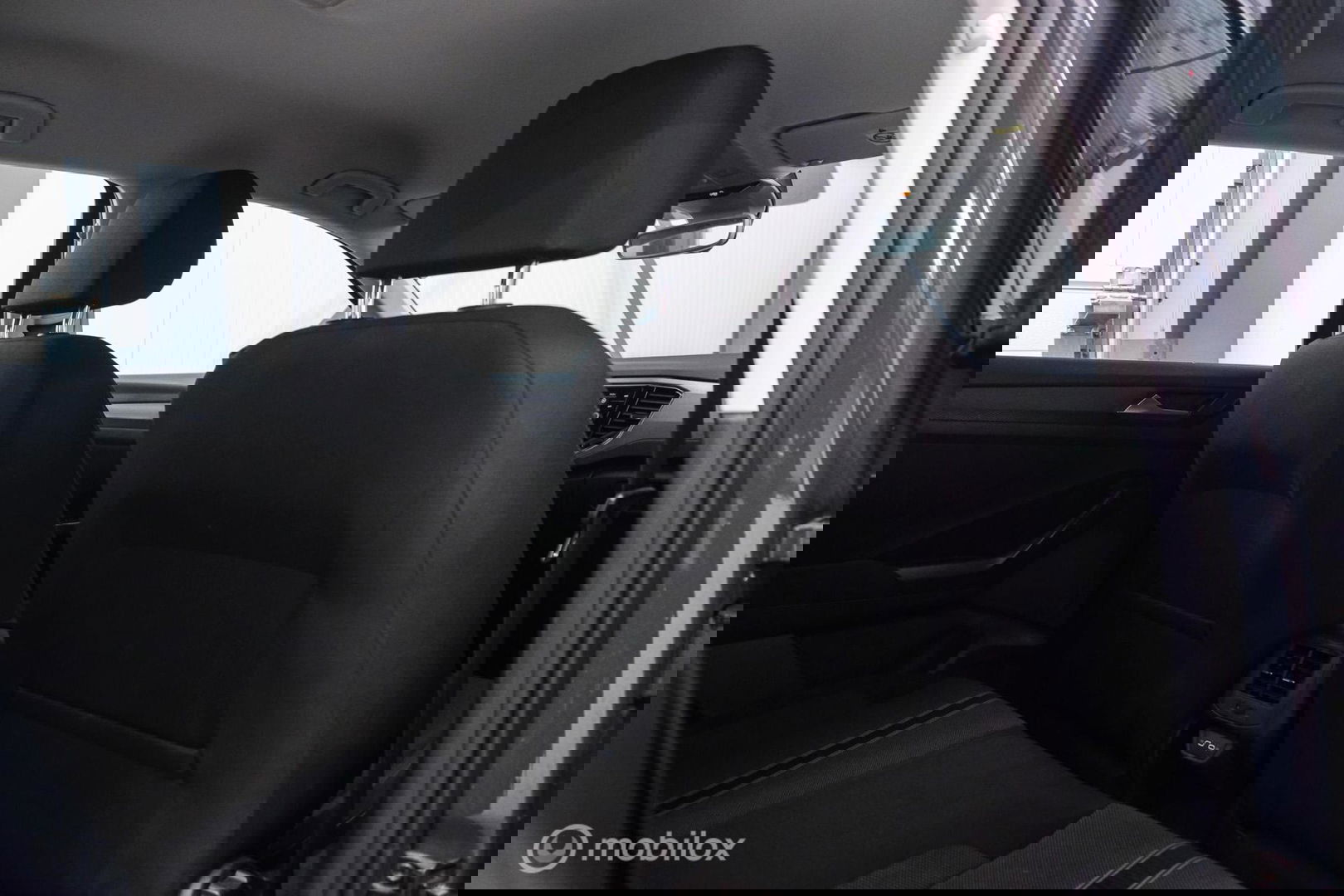 Volkswagen T-Roc 1.5 TSI Style Business | Adaptive | CarPlay | PDC | NAP NL auto | Btw auto | rijklaarprijs |