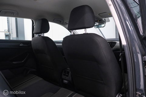 Volkswagen T-Roc 1.5 TSI Style Business | Adaptive | CarPlay | PDC | NAP NL auto | Btw auto | rijklaarprijs |