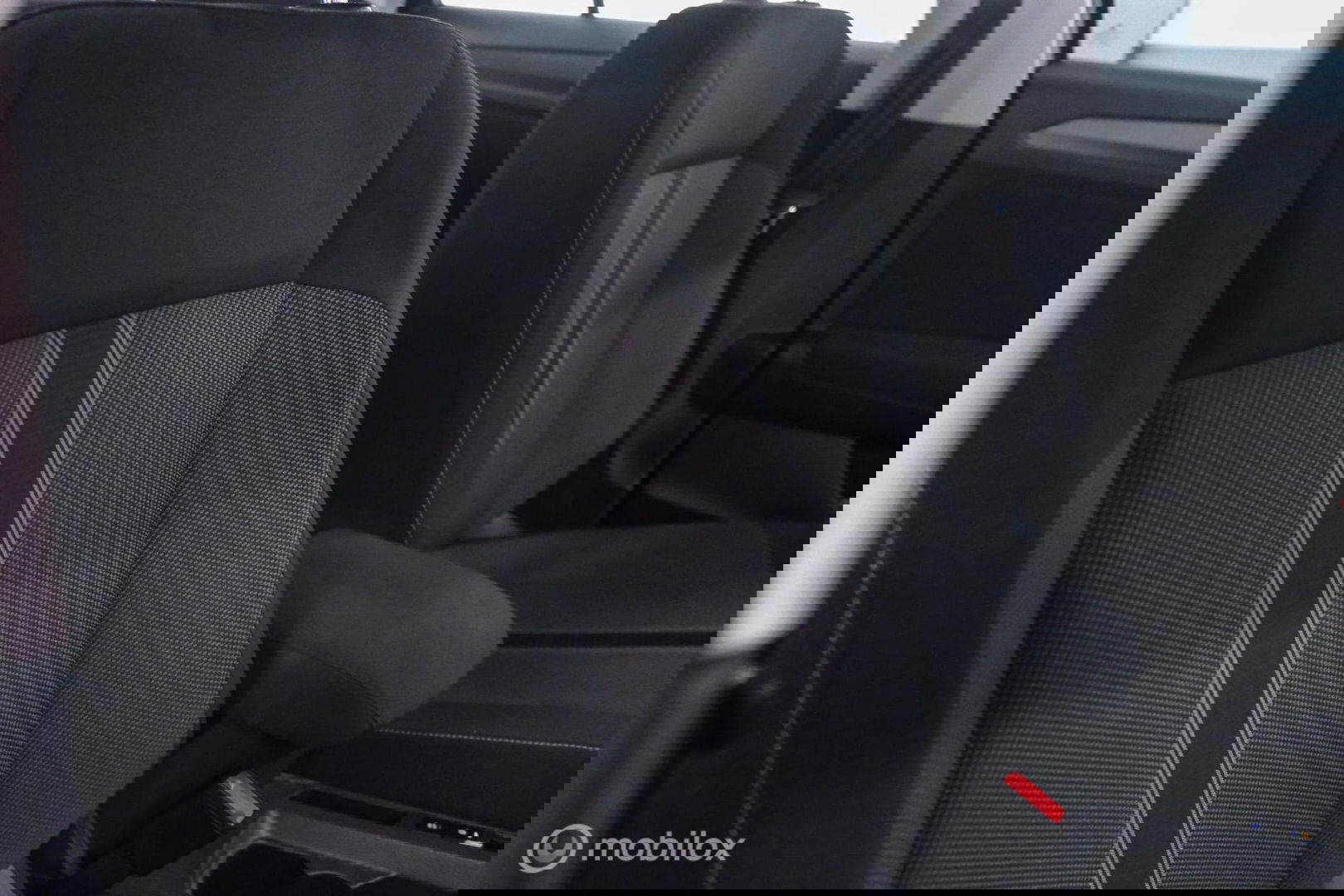 Volkswagen T-Roc 1.5 TSI Style Business | Adaptive | CarPlay | PDC | NAP NL auto | Btw auto | rijklaarprijs |