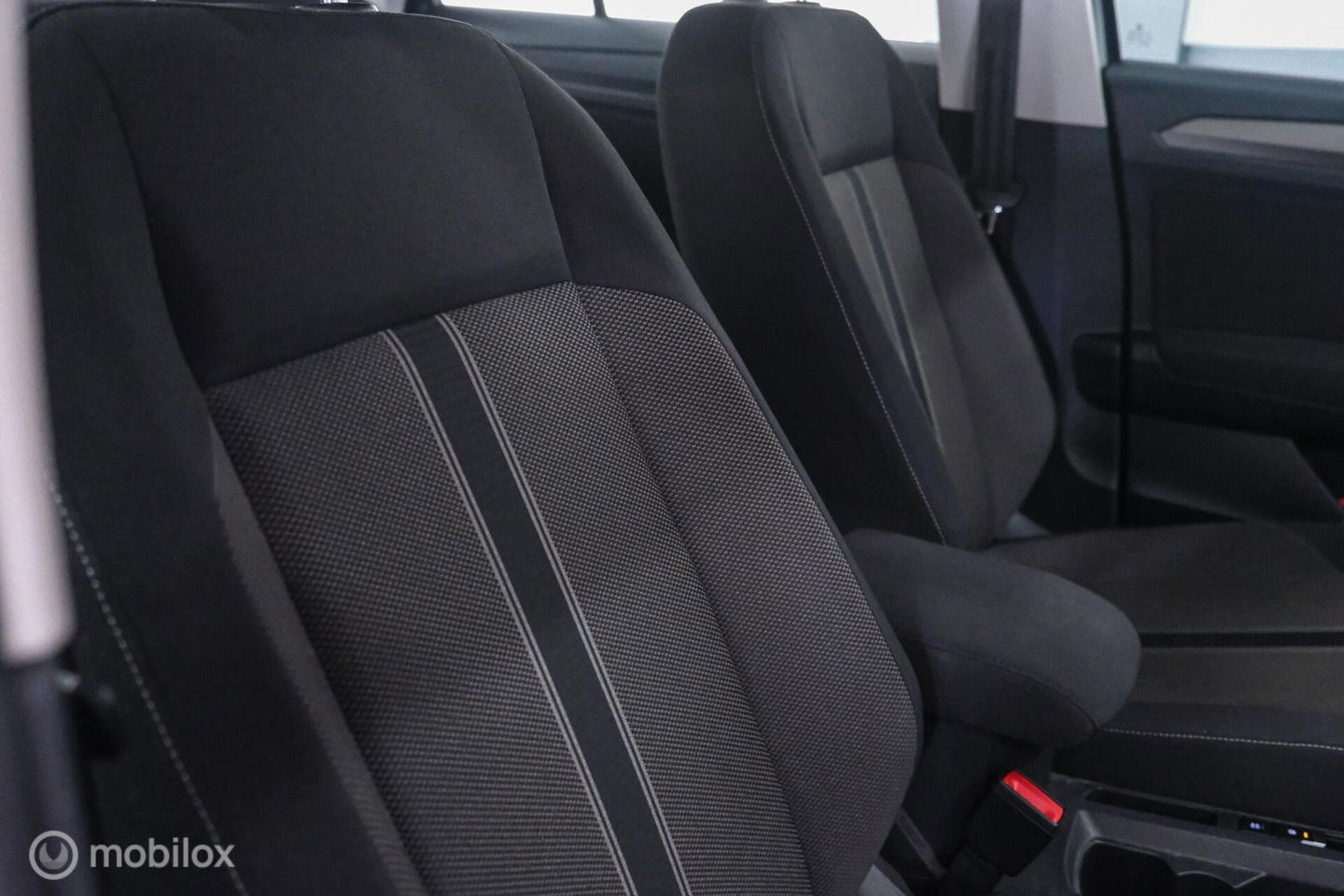 Volkswagen T-Roc 1.5 TSI Style Business | Adaptive | CarPlay | PDC | NAP NL auto | Btw auto | rijklaarprijs |