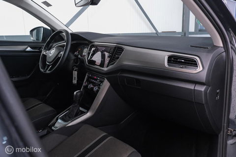 Volkswagen T-Roc 1.5 TSI Style Business | Adaptive | CarPlay | PDC | NAP NL auto | Btw auto | rijklaarprijs |
