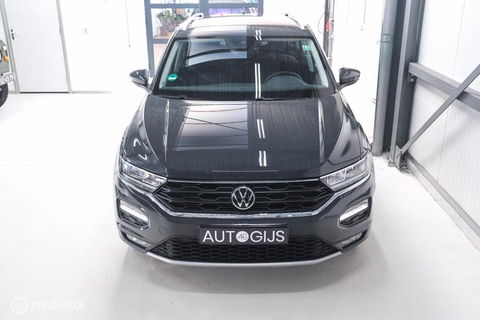 Volkswagen T-Roc 1.5 TSI Style Business | Adaptive | CarPlay | PDC | NAP NL auto | Btw auto | rijklaarprijs |