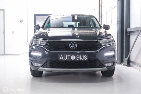 Volkswagen T-Roc 1.5 TSI Style Business | Adaptive | CarPlay | PDC | NAP NL auto | Btw auto | rijklaarprijs |