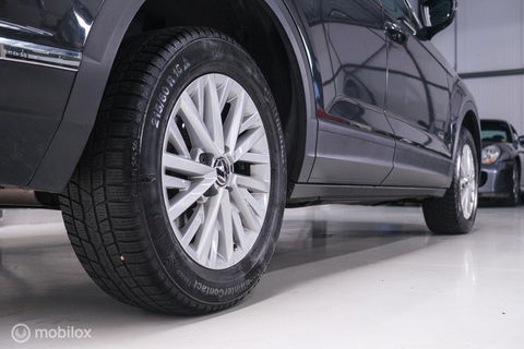 Volkswagen T-Roc 1.5 TSI Style Business | Adaptive | CarPlay | PDC | NAP NL auto | Btw auto | rijklaarprijs |