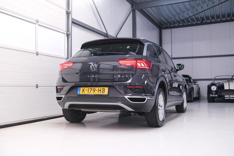 Volkswagen T-Roc 1.5 TSI Style Business | Adaptive | CarPlay | PDC | NAP NL auto | Btw auto | rijklaarprijs |