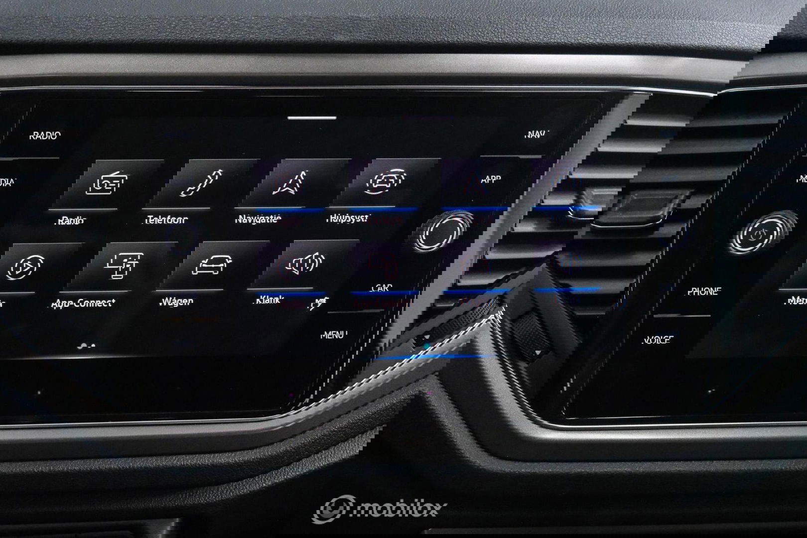 Volkswagen T-Roc 1.5 TSI Style Business | Adaptive | CarPlay | PDC | NAP NL auto | Btw auto | rijklaarprijs |