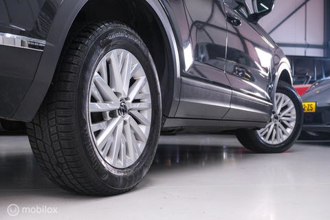 Volkswagen T-Roc 1.5 TSI Style Business | Adaptive | CarPlay | PDC | NAP NL auto | Btw auto | rijklaarprijs |