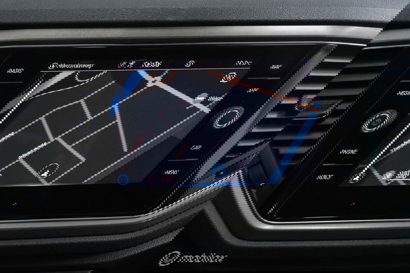 Volkswagen T-Roc 1.5 TSI Style Business | Adaptive | CarPlay | PDC | NAP NL auto | Btw auto | rijklaarprijs |
