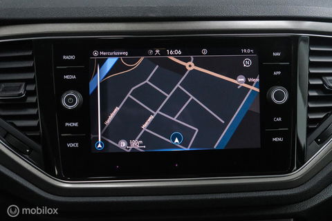 Volkswagen T-Roc 1.5 TSI Style Business | Adaptive | CarPlay | PDC | NAP NL auto | Btw auto | rijklaarprijs |