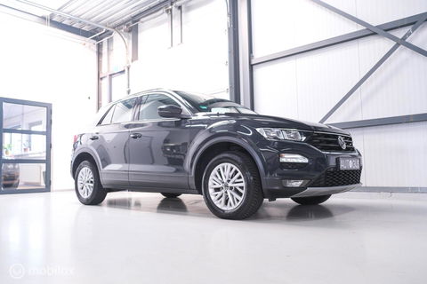 Volkswagen T-Roc 1.5 TSI Style Business | Adaptive | CarPlay | PDC | NAP NL auto | Btw auto | rijklaarprijs |