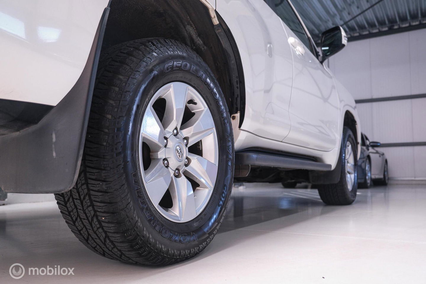 Toyota Land Cruiser 2.7 Dual VVT-i 4WD 160 pk Benzine | Grijs kenteken | Camera | LED | Stoelverwarming | BTW auto |