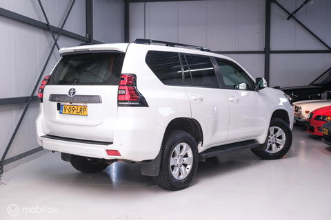 Toyota Land Cruiser 2.7 Dual VVT-i 4WD 160 pk Benzine | Grijs kenteken | Camera | LED | Stoelverwarming | BTW auto |