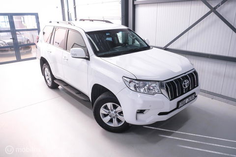 Toyota Land Cruiser 2.7 Dual VVT-i 4WD 160 pk Benzine | Grijs kenteken | Camera | LED | Stoelverwarming | BTW auto |